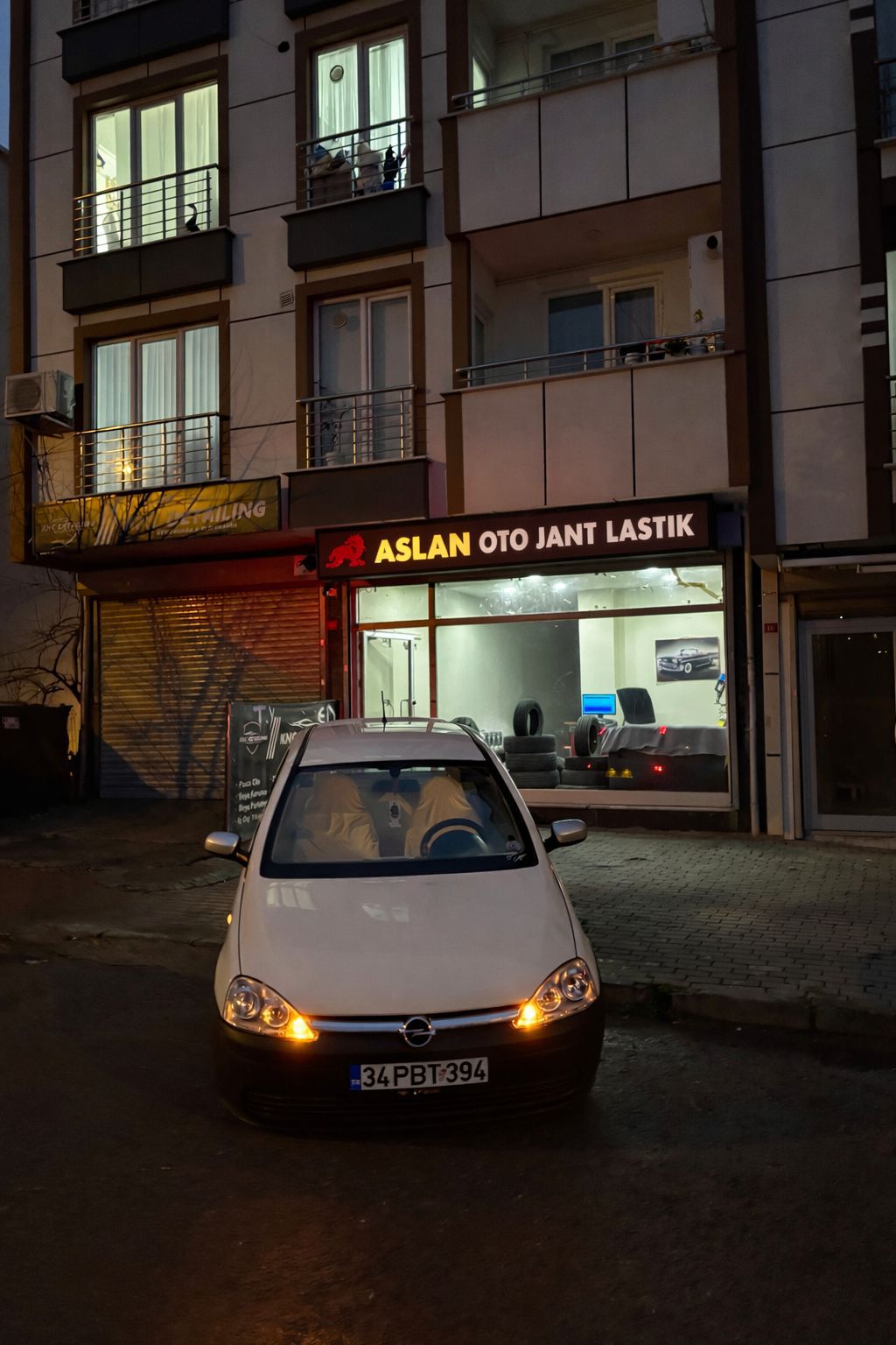 Aslan Oto Lastik Küçükçekmece Lastik Tamiri